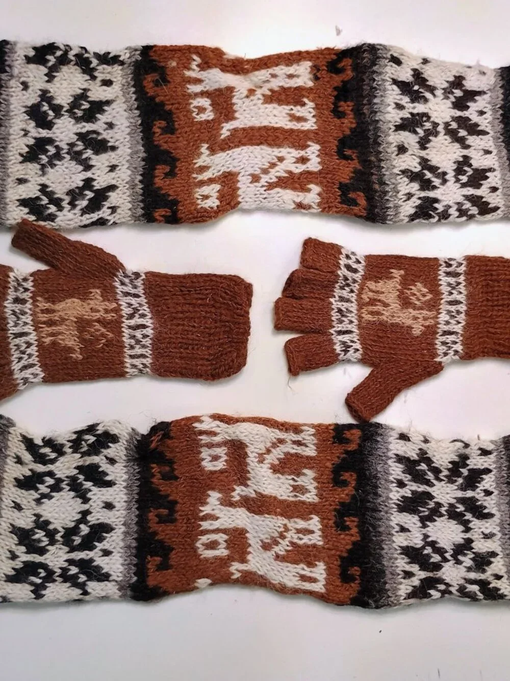 Alpaca Wool Knitted Set: Leg Warmers and Gloves (Andean Style)